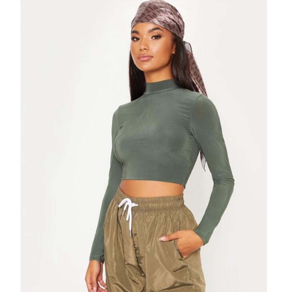 Prettylittlething crop top